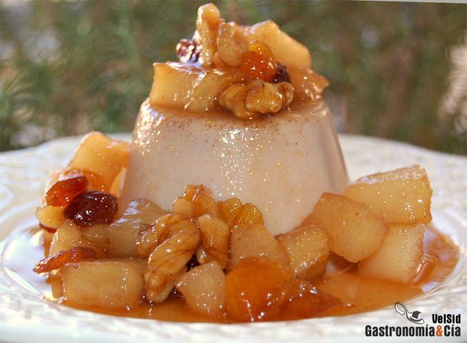 Panna cotta de canela con peras al Cointreau
