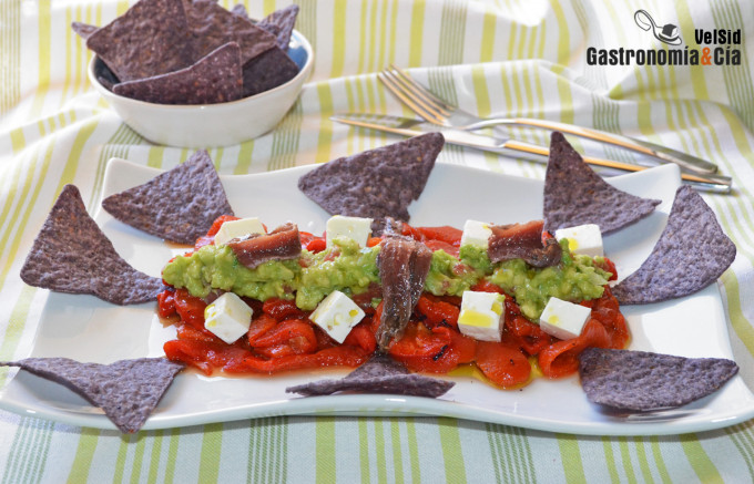 Ensalada de pimientos asados con queso fresco de cabra,