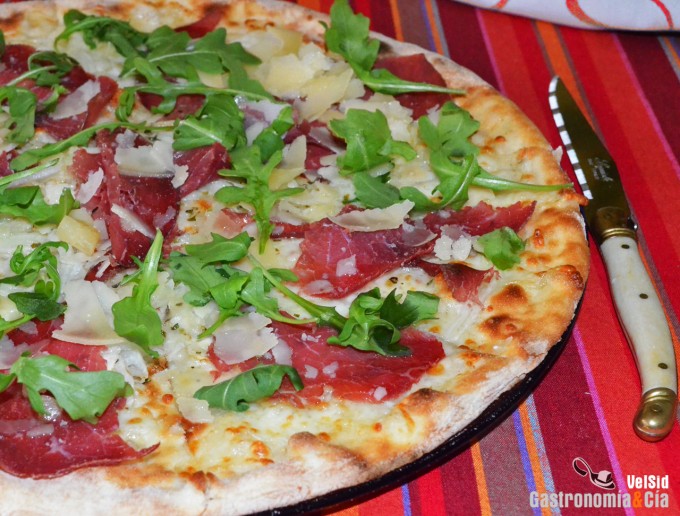Pizza de bresaola
