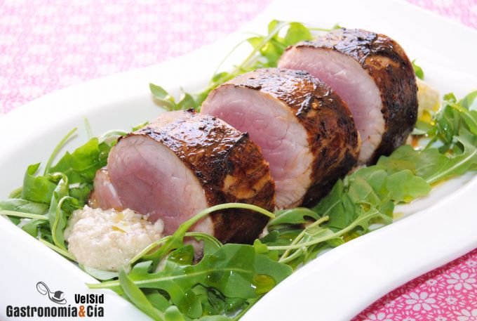 Solomillo de cerdo marinado con salsa de parmesano