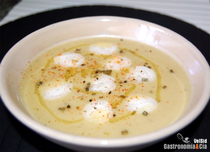 Sopa de puerros y nabos con aceite de jengibre