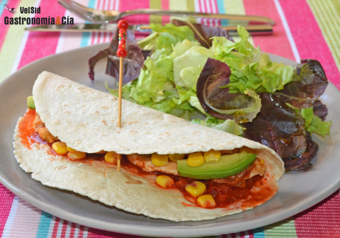 Tacos coreanos de pollo y kimchi