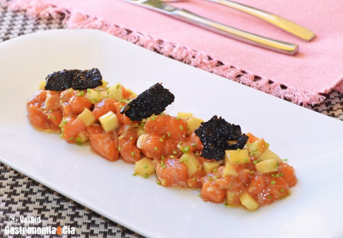 Tartar de salmón con manzana verde