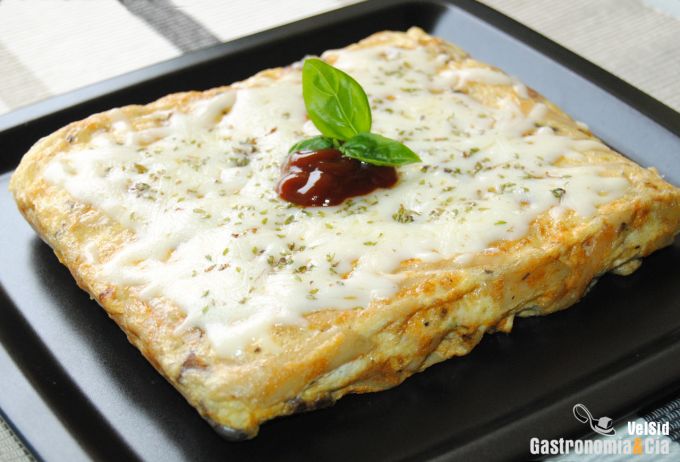 Tortilla de macarrones con setas