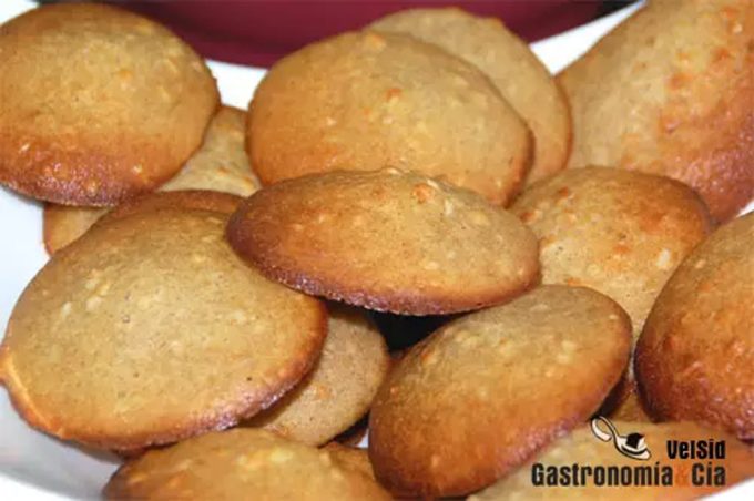 Galletas con almendras y mato