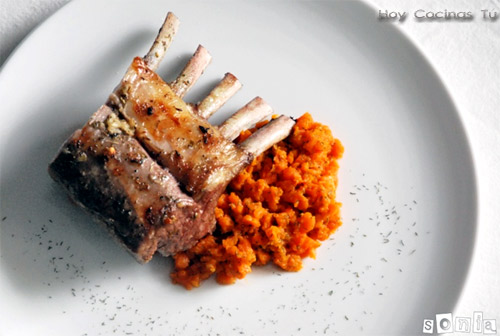 Costillar de cordero al orégano con puré de zanahorias y eneldo Hoy Cocinas Tú
