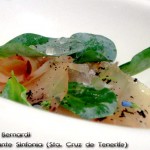 Peto ligeramente ahumado, ostra de tierra, carbón vegetal y caviar esencial de mar