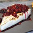 Brie con salsa de frutos rojos