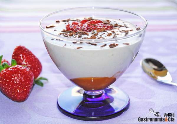 Mousse de plátano con caramelo