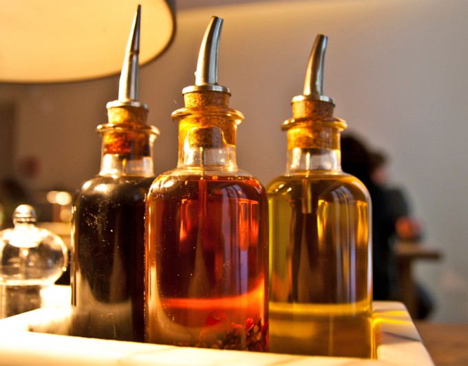 El aceite que ofreces a tu cliente, siempre en envases no rellenables -  Hostelería Madrid