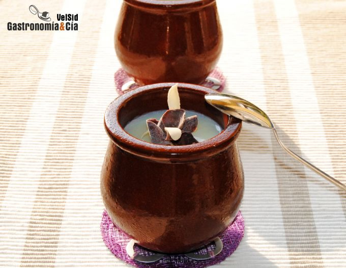 Panna cotta de lima y cardamomo