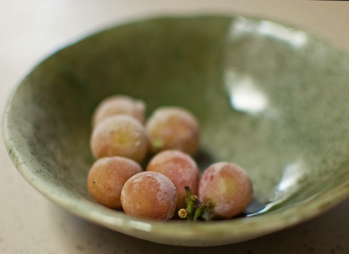 Enfriar el vino con uvas congeladas