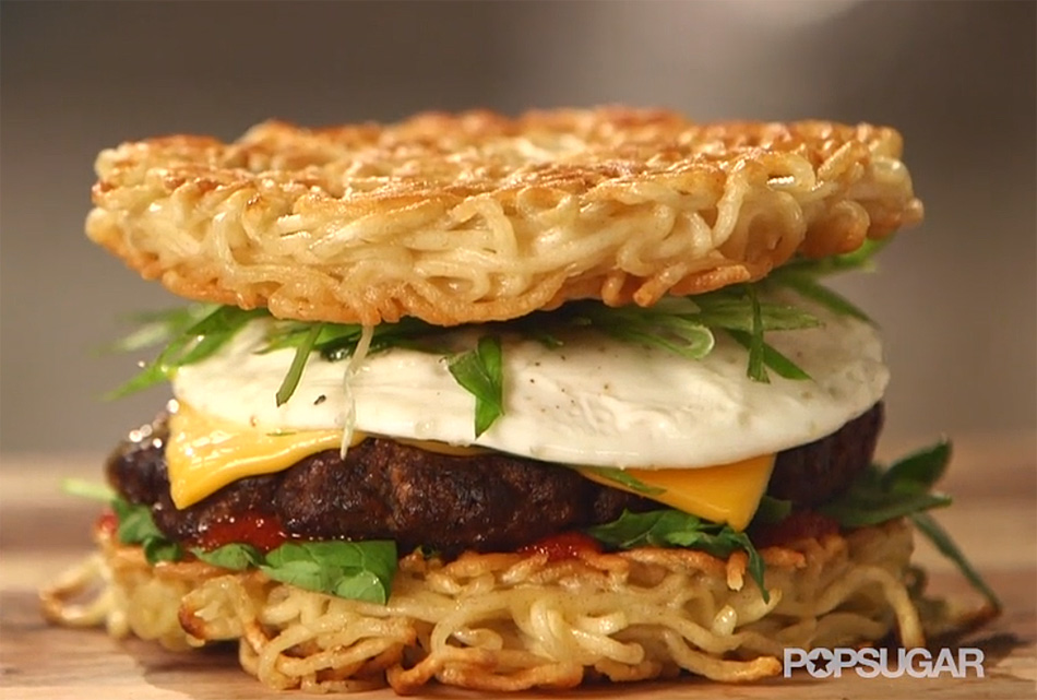 Cómo hacer una hamburguesa ramen. Vídeo receta