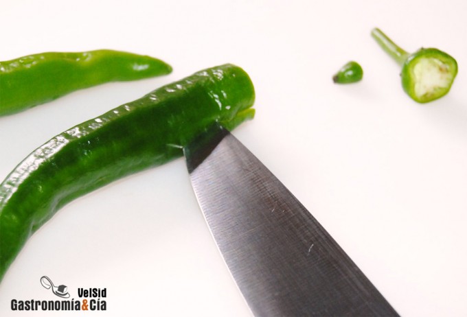 Cómo despepitar chiles