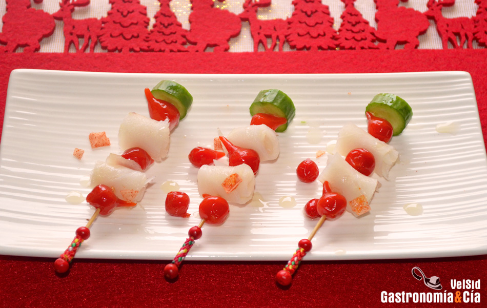 Pinchos de bacalao ahumado y pimientos lágrima