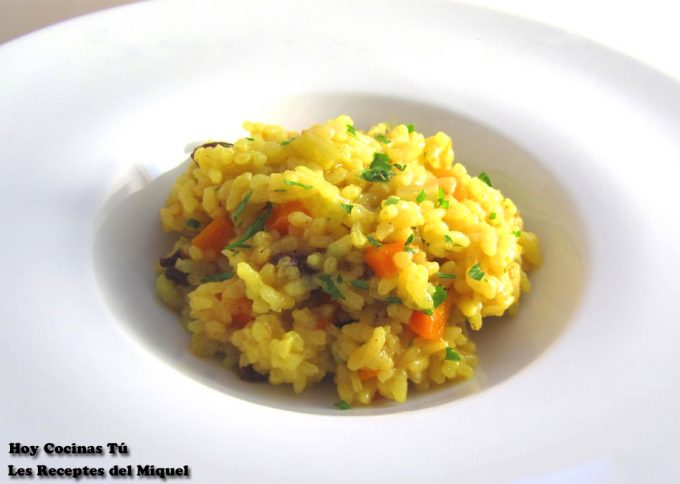 Arroz con zanahoria, apio y uvas pasas Hoy Cocinas Tú