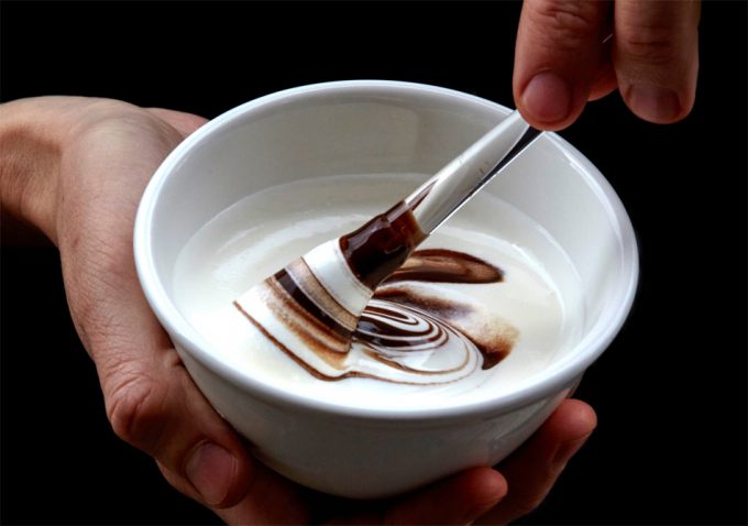 Cuchara que imita a un dedo 