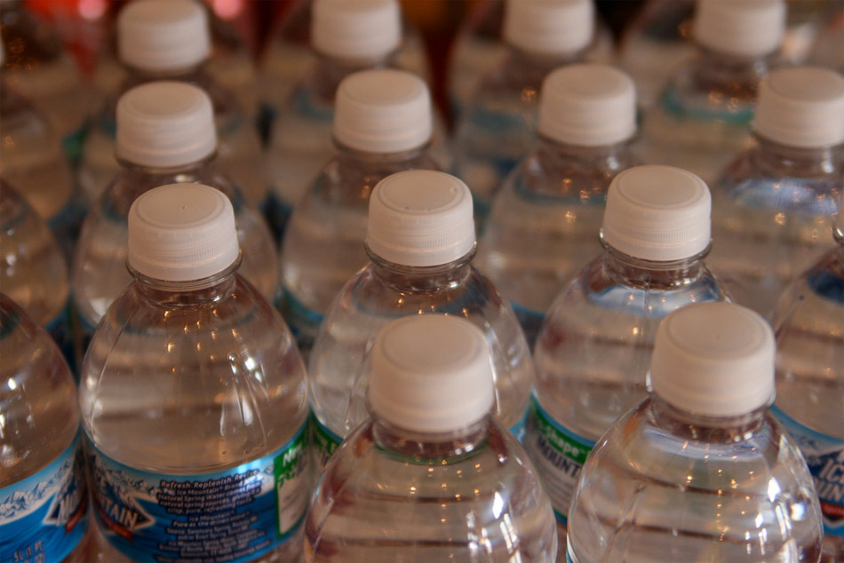 El consumo de agua embotellada supera al de los refrescos por primera vez en  Estados Unidos