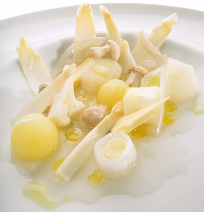 Verduras blancas en papillote de Nacho Manzano Casa Marcial