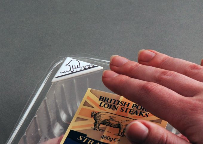 Etiqueta que informa sobre la vida útil de los alimentos