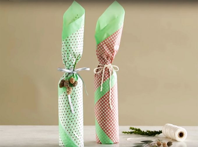 Cómo envolver una botella para regalar en Navidad Vídeo