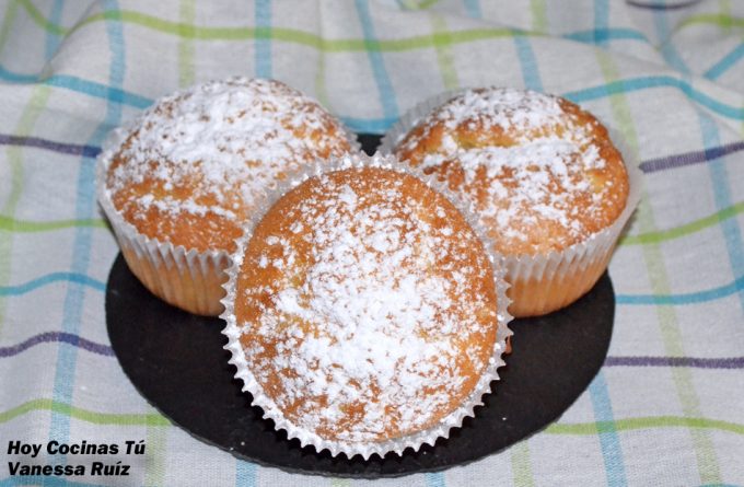 Magdalenas caseras esponjosas con un toque de limón Hoy Cocinas Tú