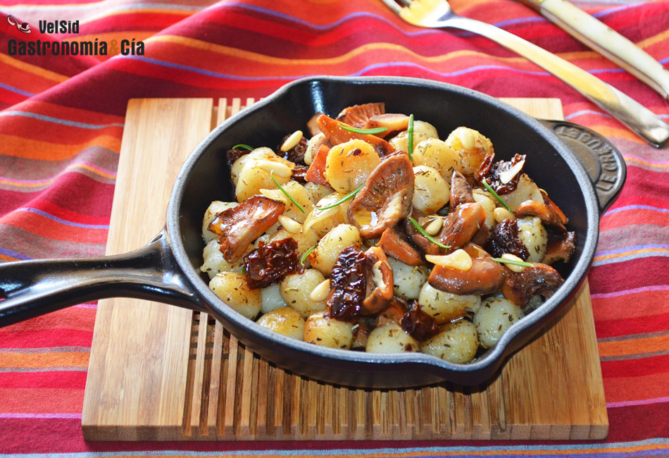 Níscalos, ñoquis y tomates secos, una receta de otoño para repetir