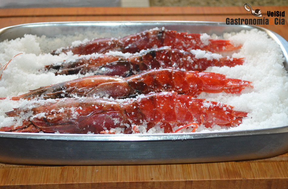 Cómo cocinar carabineros a la sal, una receta fácil para un producto exquisito