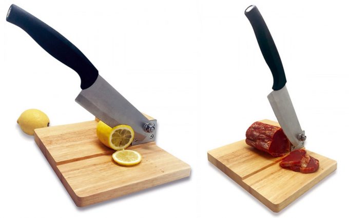 Tabla de corte de madera con guillotina para quesos duros y otros