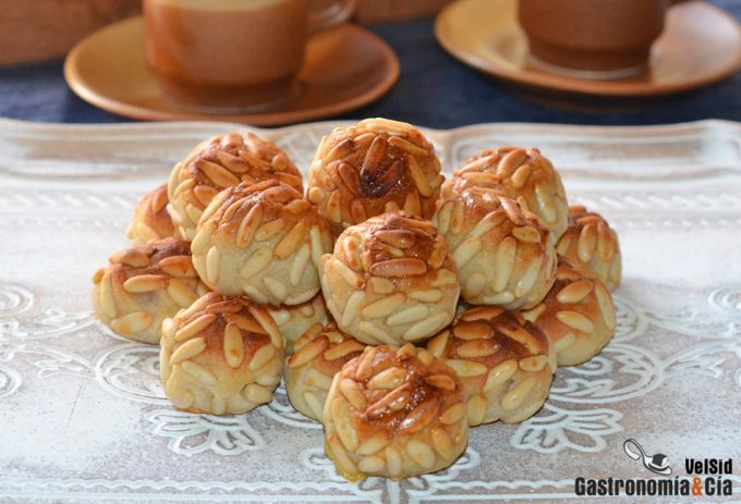 Panellets de piñones