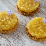 Mini tartas veganas de manzana