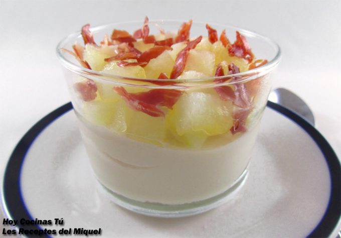 Mousse de queso de cabra con dados de melón y jamón ibérico Receta 'Hoy Cocinas Tú'
