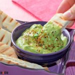 Crema para mojar o untar con pan pita