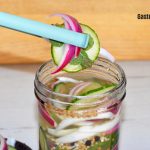 Pepino encurtido con hierbabuena