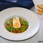 Garbanzos, bisaltos y huevo