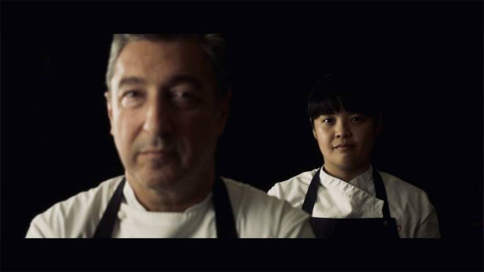 Detrás de Joan Roca