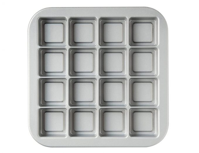 Prepara 16 mini brownies jugosos y crujientes