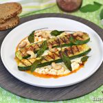 Calabacín, crema de queso, salvia y chile