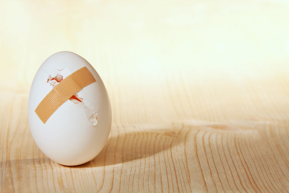 No consumir un huevo que está roto