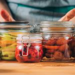 Suplementos simbióticos para influir en las decisiones sociales y fortalecer el sentido de justicia