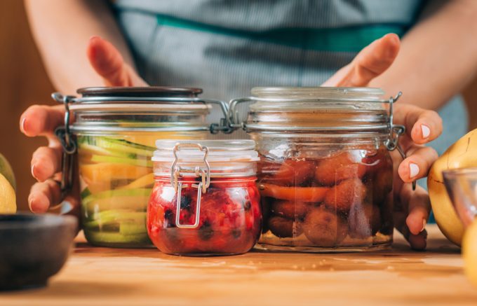 Suplementos simbióticos para influir en las decisiones sociales y fortalecer el sentido de justicia