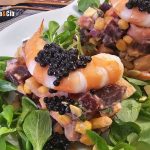 Ensaladilla de langostinos y remolacha