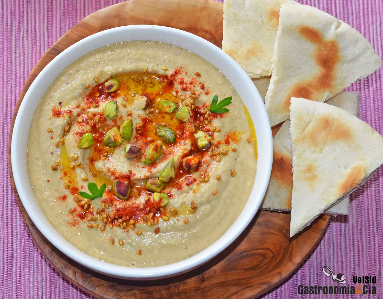 Hummus de calabacín y pistachos