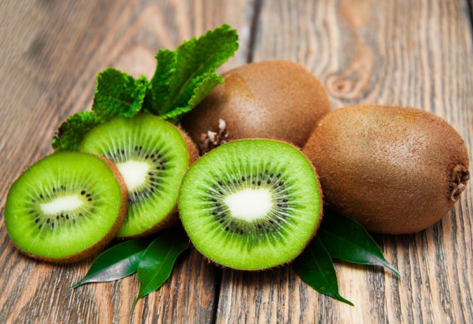 Kiwi verde contra el estreñimiento crónico