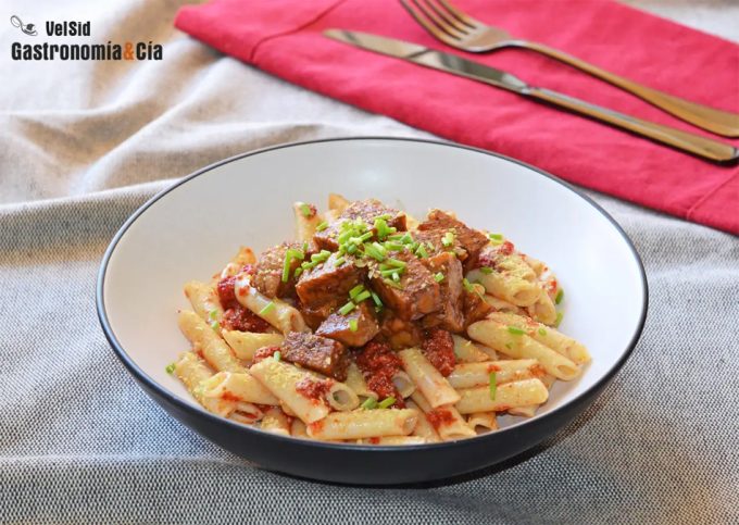 Macarrones con tempeh