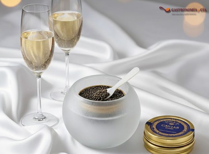 Caviar con cuchara de nácar