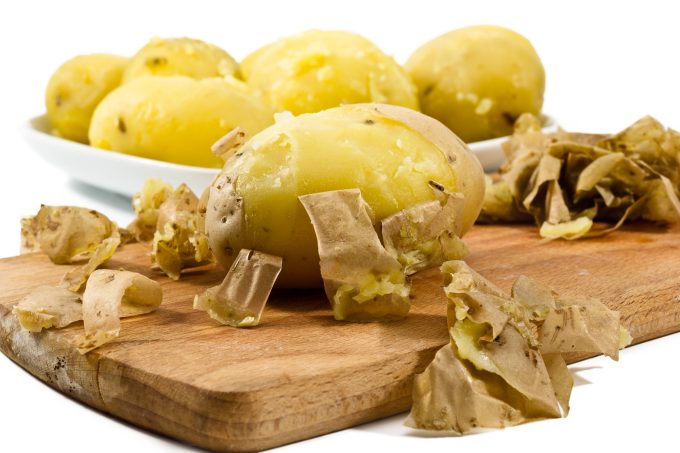 Pelar patatas