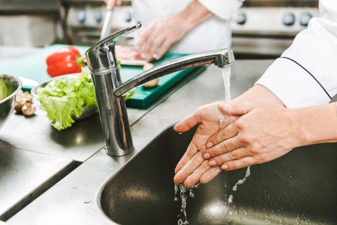 Manipular correctamente los alimentos