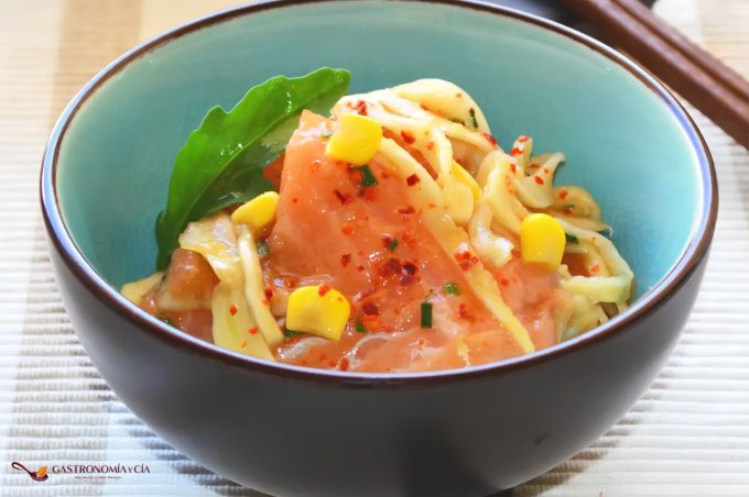 Salmón y maíz dulce
