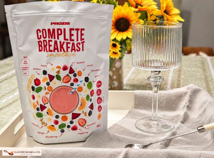 Smoothie proteína en polvo fruta y verdura